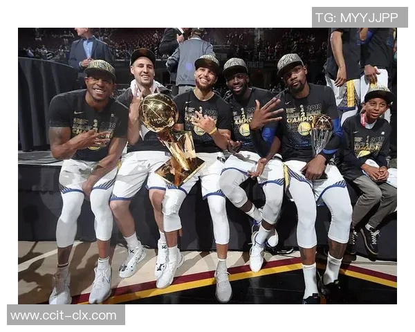 勇士季后赛2017年对阵爵士的精彩回顾与战术分析