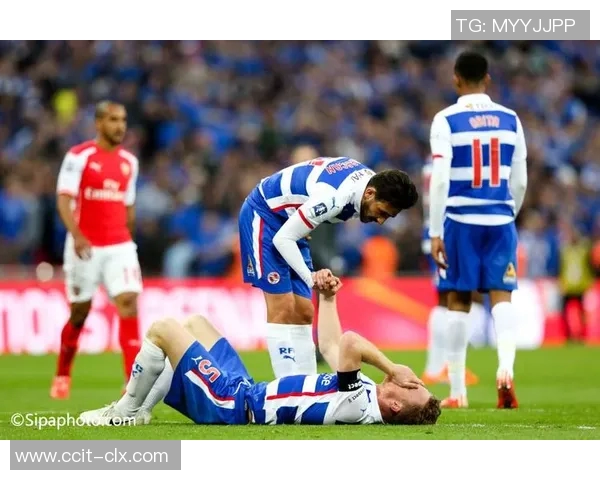 威科姆主场迎战雷丁队双方争夺关键三分的激烈对决